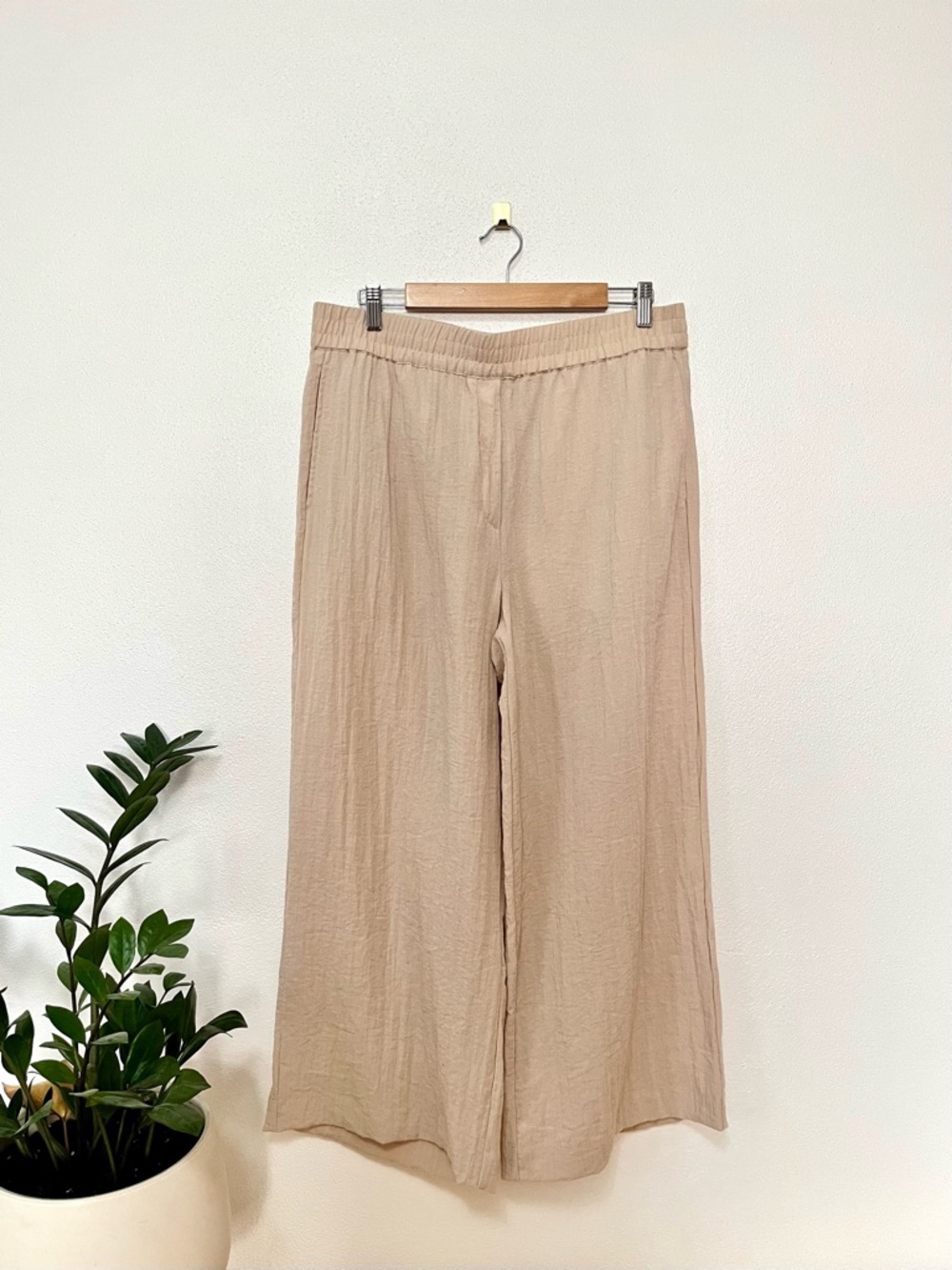 h&m ivory crinkle high rise wide leg pull on trouser pant large